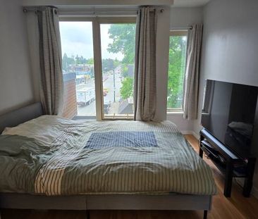 2 beds + 1 bath; 7 min walk to VGH! - Photo 1