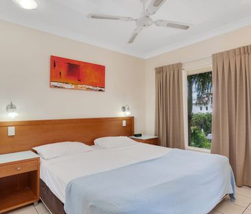 INNER-CITY TOP FLOOR APARTMENT - WHITEGOODS INCLUDED - Photo 5