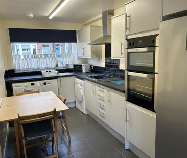 4 bedroom private hall to rent - Photo 6