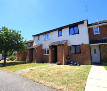 2 bed terraced house to rent in Brambles Farm Drive, Hillingdon, UB10 - Photo 1