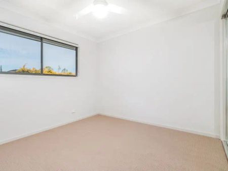 “Top Quality Townhouse Available - $500 Per Week Increasing to $625 Per Week on 02/07/2026” - Photo 4