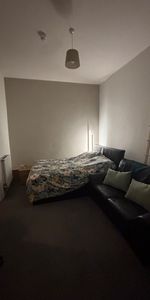 Room in a Shared Flat, South Clerk Street, EH8 - Photo 3