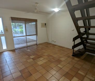 TOWNHOUSE ON THE SOUTHSIDE!!! - Photo 1