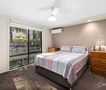 RENOVATED MODERN DUPLEX HOME IN EXCELLENT LOCATION - Photo 3