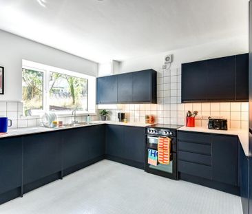 6 bedroom house to rent - Photo 1