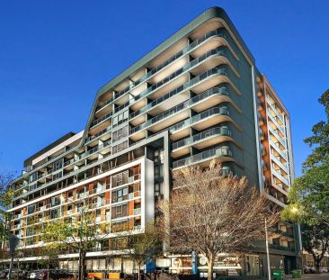 Chic Studio Living in the Heart of Vibrant South Yarra - Photo 3