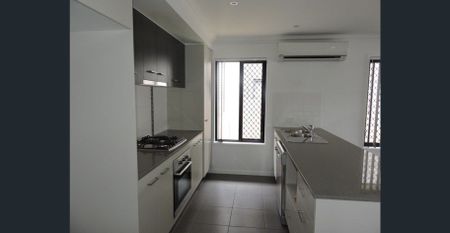 Low Set Brick Home - Photo 5