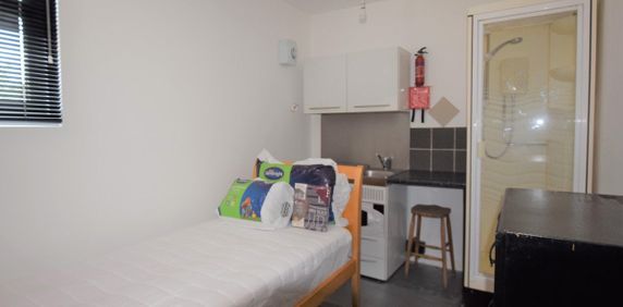 Vicarage Road - Photo 2