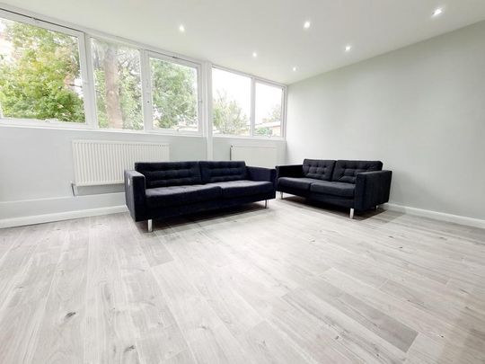 3 bedroom flat to rent - Photo 1