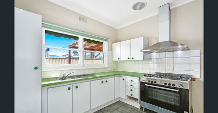 Corner Comfort Meets Everyday Convenience - Photo 2