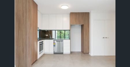 COMFORTABLE & SPACIOUS - Photo 3