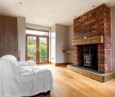 2 bedroom semi-detached house to rent - Photo 2