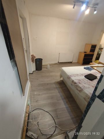 Studio Flat, Francis Road, E10 - Photo 3