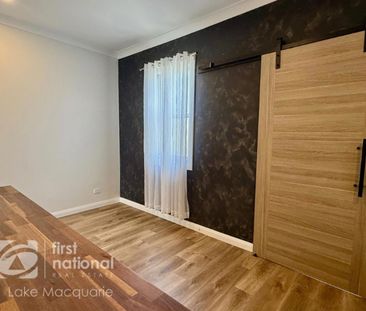 Family home with large shed - Prime Location in Toronto - Photo 5