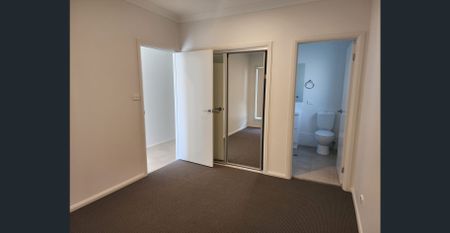 4 bed duplex in Sussex Rise Estate - Photo 2