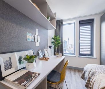 1 bedroom in a flat share to rent - Photo 2