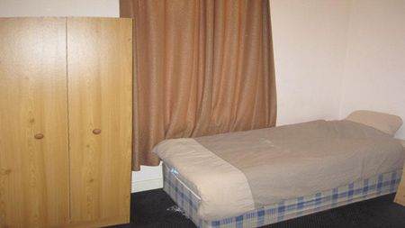 5 bedroom terraced house to rent - Photo 4