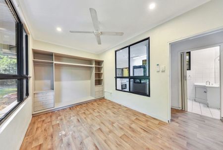 PRIME LOCATION WITH EVERYDAY CONVENIENCE - Photo 2