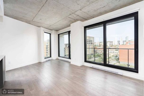 Condo for rent in Griffintown | Spacious and semi-furnished - Photo 1