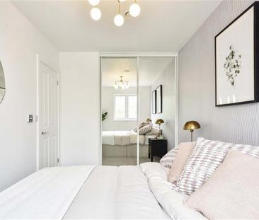 3 bedroom end of terrace house to rent - Photo 3