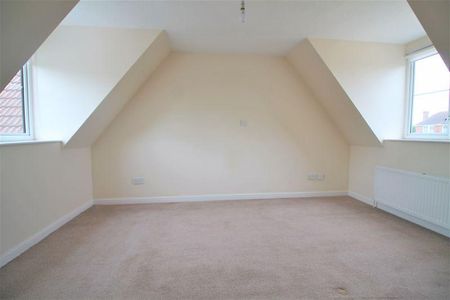 4 bedroom detached house to rent - Photo 4