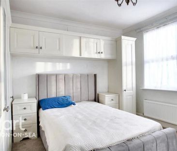 2 bedroom end of terrace house to rent - Photo 2