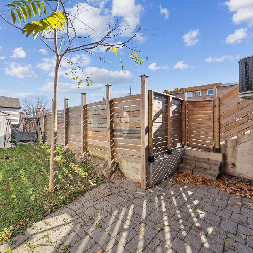 For Lease - 681 Scarlett Road Unit# Upper Level, Toronto, Ontario - Photo 1