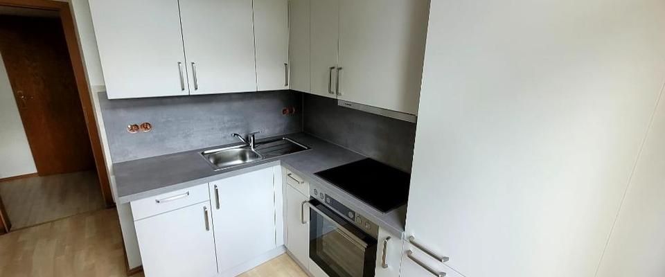 Möblierte 2-Raum-Wohnung mit moderner Einbauküche - Photo 1