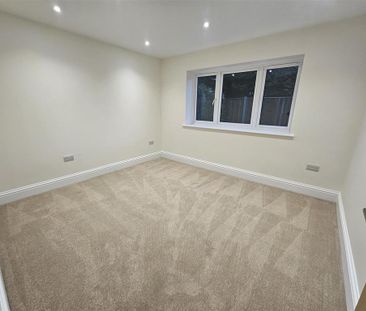 3 bedroom detached house to rent - Photo 3