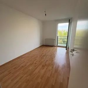 Ab sofort: Zentral begehbare, helle 4-Zimmerwohnung in Grünruhelage - Photo 1