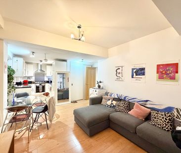 2 Bed Flat, Whitechapel High Street, E1 - Photo 2