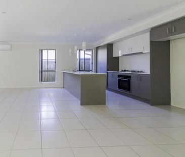 Modern 4 Bedroom Home In Quiet Location - Photo 5