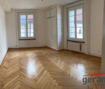 Appartement 2.5 pièces avec cachet au centre ville - Photo 2