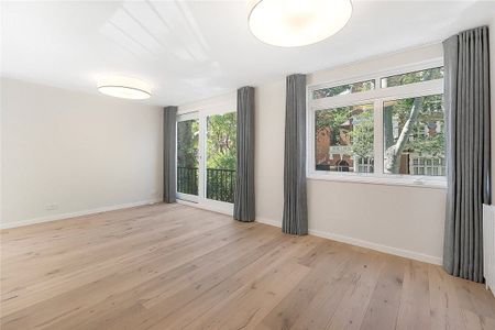 A wonderful, newly refurbished 4 bedroom entire house located a very short walk from Holland Park. This property benefits from a private garden and its own garage. Tenancy Length: Minimum 12 months EPC rating: D | Council Tax Band H - Photo 3