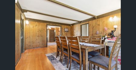 Large Family Home - Photo 2