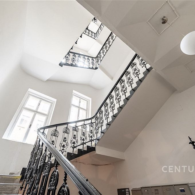 Pronájem bytu 2+1 61 m² - Photo 1