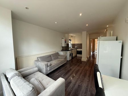 6 bedroom house to rent - Photo 3