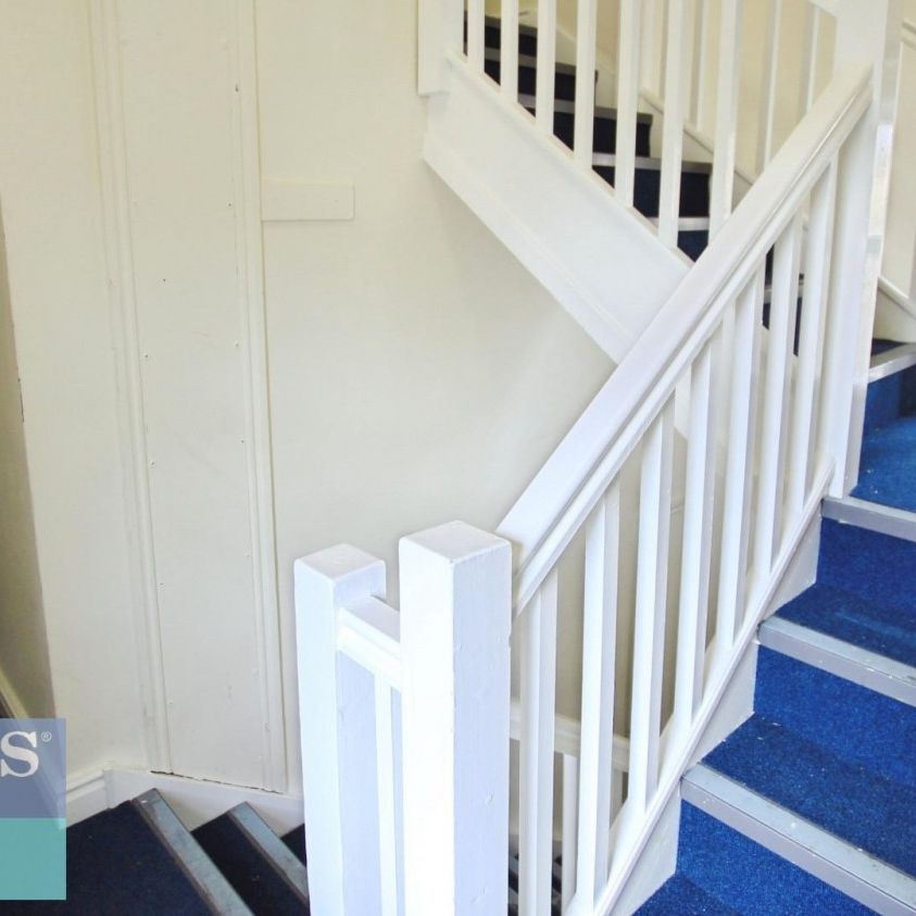 1 bedroom Flat To Let - Photo 1