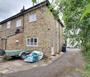 2 bedroom end of terrace house to rent - Photo 4