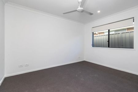 Lovely low maintenance duplex - Photo 2