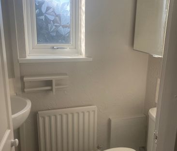 13 Premier Road, South Shields - Photo 6