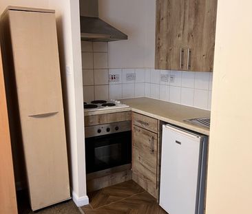 Studio Flat, Sherbrook House, NG2 - Photo 1
