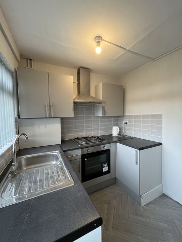 3 Bed Semi-Detached House, Vanbrugh Crescent, L4 - Photo 5