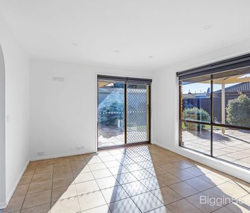 1 Lydford Court, Werribee, Vic 3030 - Photo 6
