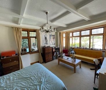 Charming 4BR Hataitai Haven w/ Garden - Photo 4