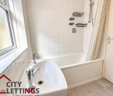 2 bedroom maisonette to rent - Photo 2