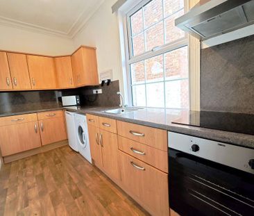 3 bedroom flat to rent - Photo 4