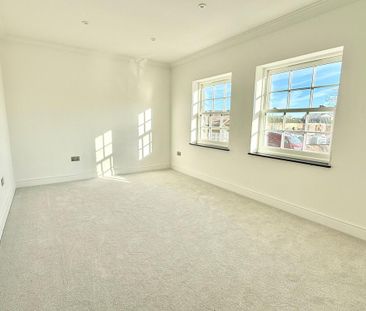 5 bedroom detached house to rent - Photo 2