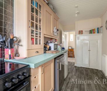 3 bedroom semi-detached house to rent - Photo 4