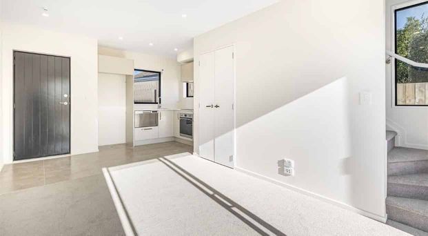 WELCOME HOME in TE ATATU PENINSULA - Photo 1